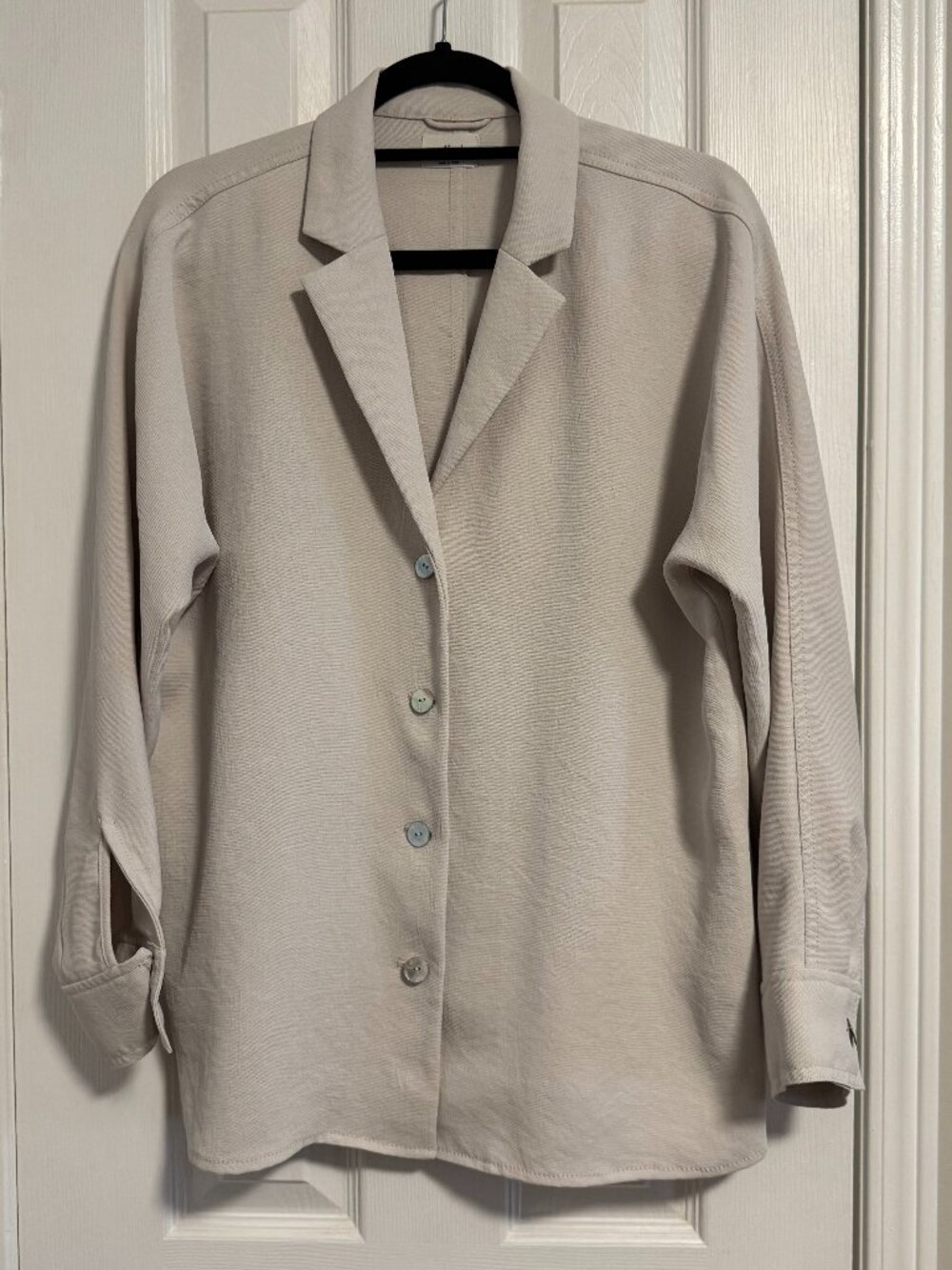 Aritzia Wilfred Flowy Button-up